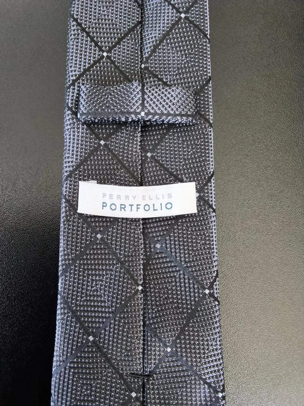 Perry Ellis Silver-Gray Diamond Grid Tie